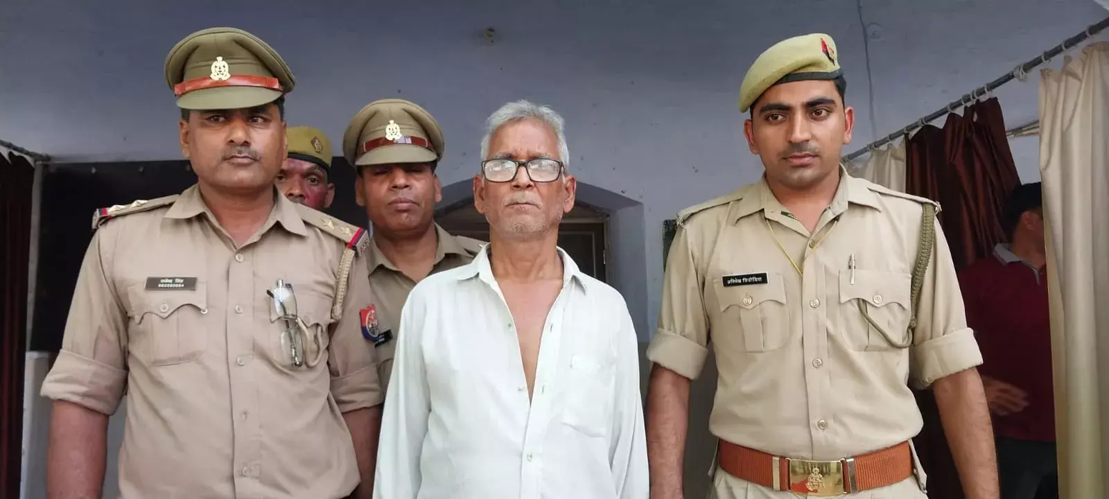 बेटे और बहू को मौत की नींद सुलाने वाले को अपने किये का अफसोस नहीं बेटे और बहू को मौत की नींद सुलाने वाले को अपने किये का अफसोस नहीं