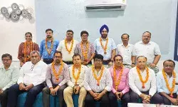 рдордВрдЬрд░реА рдлреЬрдиреАрд╕ рдиреЗ рдмрддрд╛рдпрд╛- рдбрд╛рдпрд░реЗрдХреНрдЯрд░ рд╕реБрдиреАрд▓ рдордирдЪрдВрджрд╛ рдХреЗ рдШрд░ рдкрд░ рд╢реВрдЯ рдХреА рдЧрдИ рдереА рдорд┐рдпрд╛рдВ, рдмреАрд╡реА рдФрд░ рдорд░реНрдбрд░ рдордВрдЬрд░реА рдлреЬрдиреАрд╕ рдиреЗ рдмрддрд╛рдпрд╛- рдбрд╛рдпрд░реЗрдХреНрдЯрд░ рд╕реБрдиреАрд▓ рдордирдЪрдВрджрд╛ рдХреЗ рдШрд░ рдкрд░ рд╢реВрдЯ рдХреА рдЧрдИ рдереА рдорд┐рдпрд╛рдВ, рдмреАрд╡реА рдФрд░ рдорд░реНрдбрд░