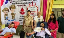 рдЧрд░реНрдореА рдФрд░ рдЙрдорд╕ рдореЗрдВ рднреА рджрд┐рдЦрд╛ рд░рдХреНрддрджрд╛рди рдХрд╛ рдЬрдЬреНрдмрд╛ рдЧрд░реНрдореА рдФрд░ рдЙрдорд╕ рдореЗрдВ рднреА рджрд┐рдЦрд╛ рд░рдХреНрддрджрд╛рди рдХрд╛ рдЬрдЬреНрдмрд╛