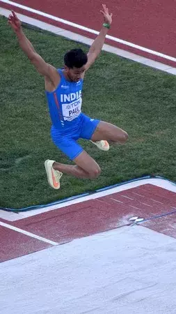 4 Indians - #NeerajChopra, Rohit Yadav, Eldhose Paul & #AnnuRani make it to the #WorldAthleticsChampionship finals.