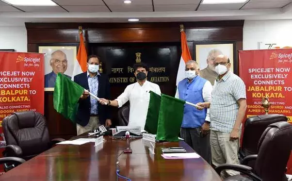 श्री ज्योतिरादित्य सिंधिया ने जबलपुर-कोलकाता के बीच सीधी उड़ान का शुभारंभ किया