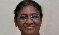 Five nations envoys hand the president of India their credentials