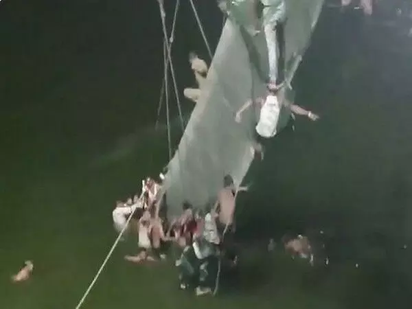 Gujarat Police file a report accusing a bridge repair company of culpable homicide in the Morbi disaster Gujarat Police file a report accusing a bridge repair company of culpable homicide in the Morbi disaster