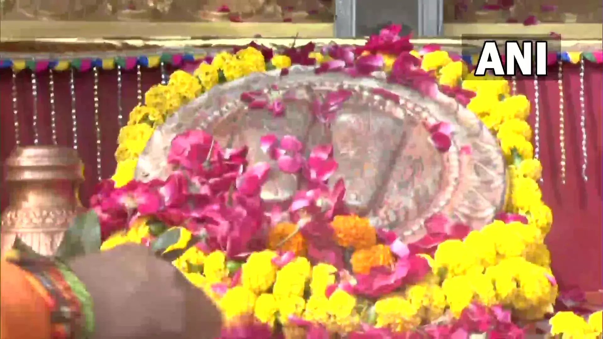 राज्य के मुख्यमंत्री योगी आदित्यनाथ लखनऊ में श्री राम चरण पादुका पूजन कार्यक्रम में हुए शामिल राज्य के मुख्यमंत्री योगी आदित्यनाथ लखनऊ में श्री राम चरण पादुका पूजन कार्यक्रम में हुए शामिल