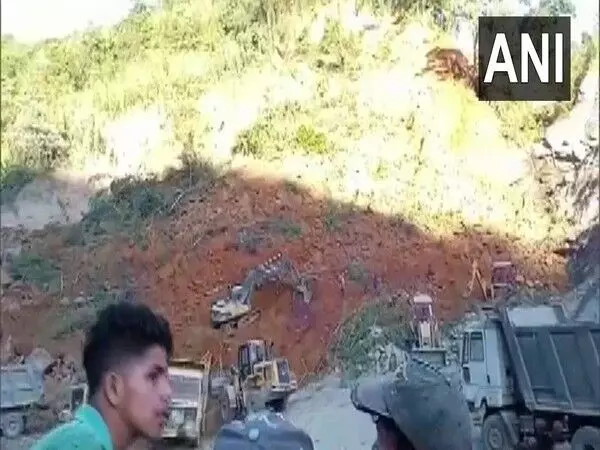 In Mizoram, a stone quarry collapsed, leaving 8 bodies behind.