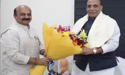 Bommai meets with Rajnath Singh and requests that he turn over state land that is under defence control. Bommai meets with Rajnath Singh and requests that he turn over state land that is under defence control.