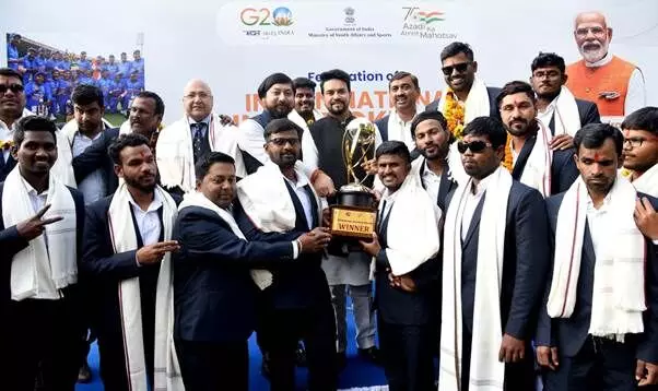 विश्व कप जीतने पर भारतीय नेत्रहीन क्रिकेट टीम को अनुराग ठाकुर ने सम्मानित किया विश्व कप जीतने पर भारतीय नेत्रहीन क्रिकेट टीम को अनुराग ठाकुर ने सम्मानित किया