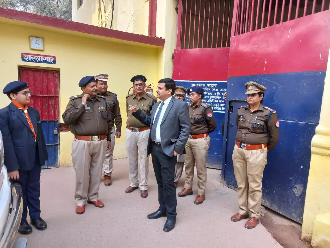 कमिश्नर ने जिला कारागार का किया औचक निरीक्षण कमिश्नर ने जिला कारागार का किया औचक निरीक्षण