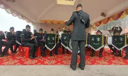 आज सुबह बनारस अस्सी घाट में योग के उपरांत 39 जीटीसी आर्मी के जवानों के द्वारा मिल्ट्री बैंड का शानदार प्रदर्शन किया गया। आज सुबह बनारस अस्सी घाट में योग के उपरांत 39 जीटीसी आर्मी के जवानों के द्वारा मिल्ट्री बैंड का शानदार प्रदर्शन किया गया।