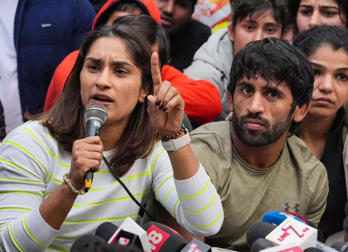 Sports minister-wrestlers meeting remained inconclusive, players adamant on demanding the sacking of wrestling association president