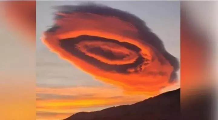 ऐलियन यूएफओ के जैसा क्लाउड फॉर्मेशन तुर्की के ऊपर मंडराता दिखा