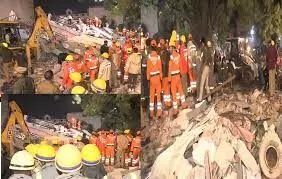 लखनऊ में गिरा 5 मंजिला ईमारत, मलवे से निकले गए 14 लोग सुरक्षित