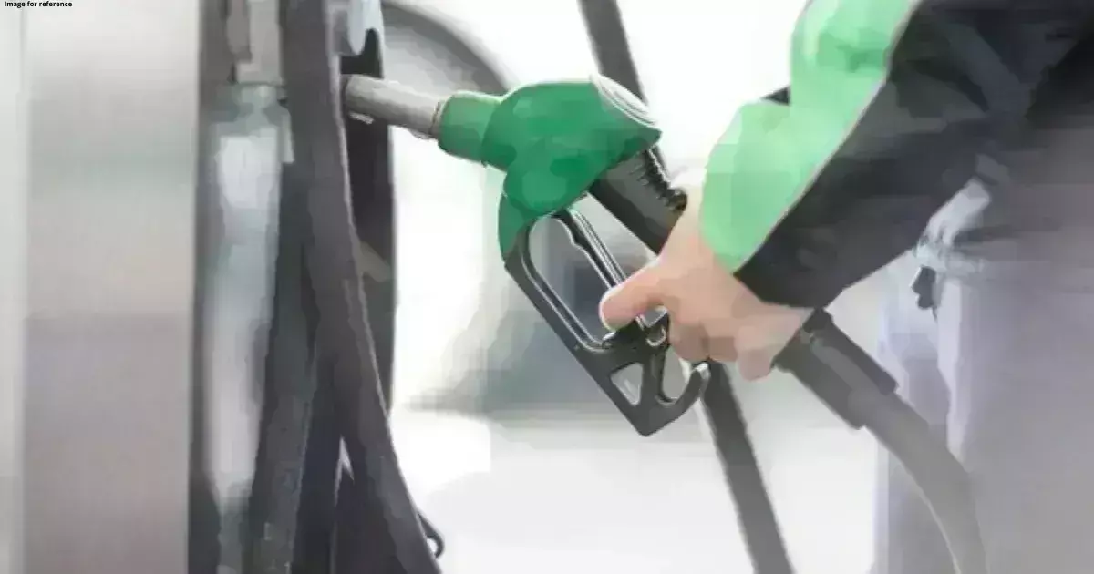 Kangal Pakistan, Behal Awam... Why were there long queues of people outside the petrol pump at midnight?