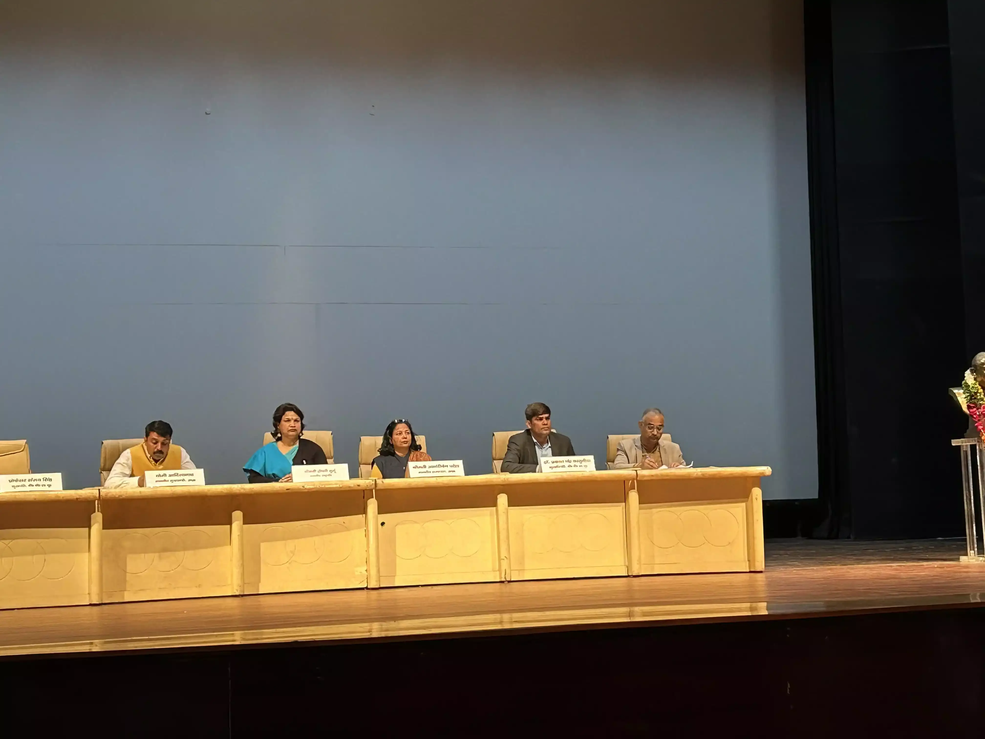 अम्बेडकर युनिवर्सिटी में दीक्षांत समारोह की तैयारी शुरु अम्बेडकर युनिवर्सिटी में दीक्षांत समारोह की तैयारी शुरु