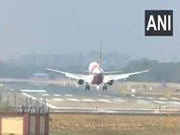 तिरुवनंतपुरम नेशनल एयरपोर्ट पर पूर्ण आपात स्थिति घोषित, एयर इंडिया एक्सप्रेस फ्लाइट की इमरजेंसी लैंडिंग