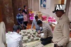 विधानसभा चुनाव से पहले बड़ा हंगामा,कर्नाटक में 40 लाख घूस लेता विधायक का बेटा रंगे हाथ गिरफ्तार