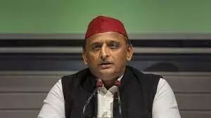 Akhilesh should be given the Corruption Bhushan Award: Brajesh Pathak said - SP was a scamster, and the 9 people who wrote letters to the PM all drowned in corruption Akhilesh should be given the Corruption Bhushan Award: Brajesh Pathak said - SP was a scamster, and the 9 people who wrote letters to the PM all drowned in corruption