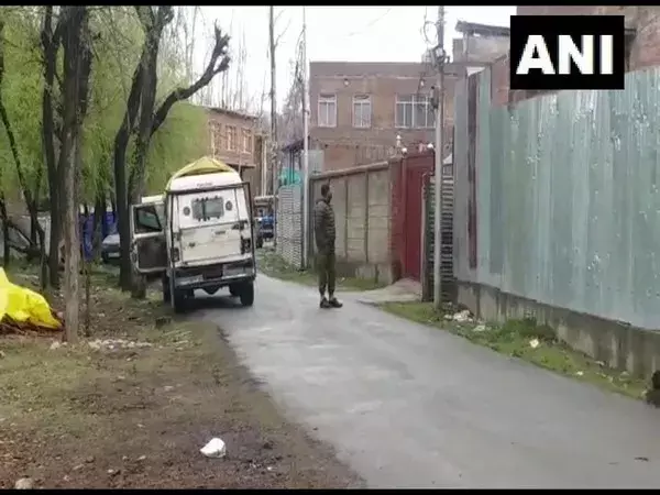 J&K: SIA ने कई जिलों में की छापेमारी J&K: SIA ने कई जिलों में की छापेमारी