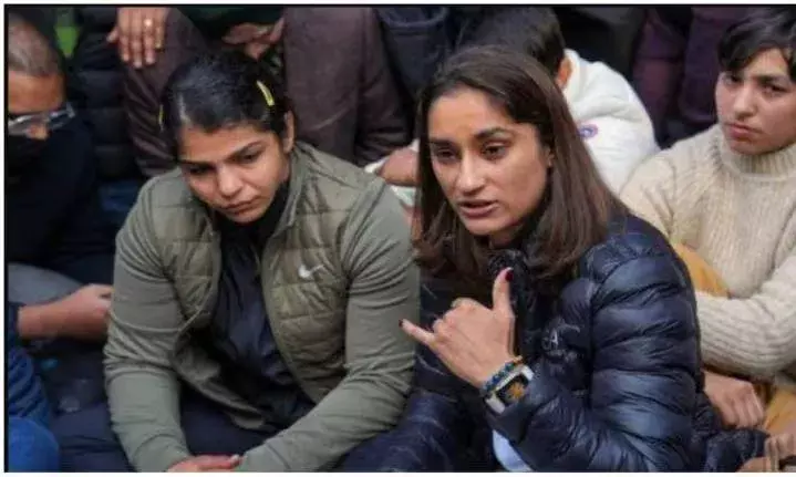 पहलवानों के विरोध पर चुप्पी पर विनेश फोगाट ने पूछा, क्रिकेटर्स किससे डरते हैं? पहलवानों के विरोध पर चुप्पी पर विनेश फोगाट ने पूछा, क्रिकेटर्स किससे डरते हैं?