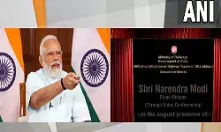 पीएम मोदी ने देहरादून से दिल्ली को जोड़ने वाली वंदे भारत एक्सप्रेस को हरी झंडी दिखाई