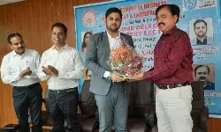 अवध विश्वविद्यालय में इंडस्ट्री एक्सपर्ट का हुआ व्याख्यान