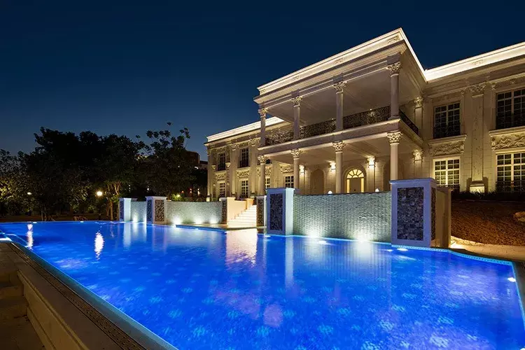 दुबई मार्बल पैलेस को 1675 करोड़ रुपये में बिक्री के लिए उपलब्ध किया जा रहा है।