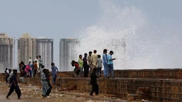 चक्रवात बिपरजॉय तूफान लैंडफॉल के लिए निर्धारित है