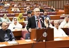 आईएमएफ को संतुष्ट करने के लिए लगाए गए 215 अरब रुपये के नए कर