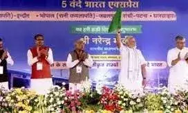 प्रधान मंत्री मोदी जी ने दिखायी  मध्य प्रदेश मे 5 वंदे भारत ट्रेनों को हरी झंडी