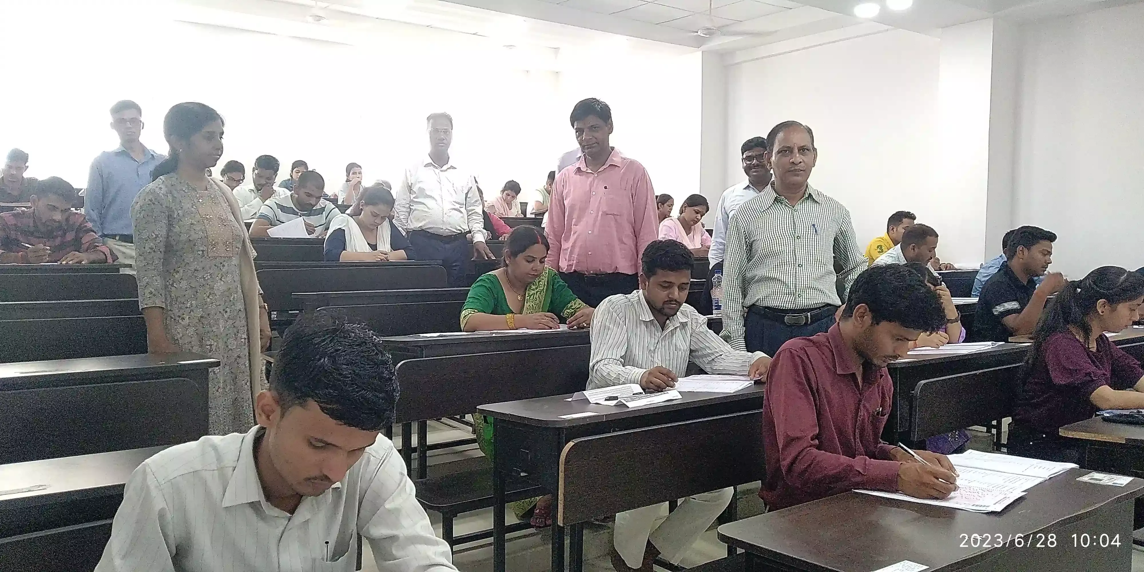 अवध विवि की पांच विषयों की प्रवेश परीक्षा सकुशल सम्पन्न