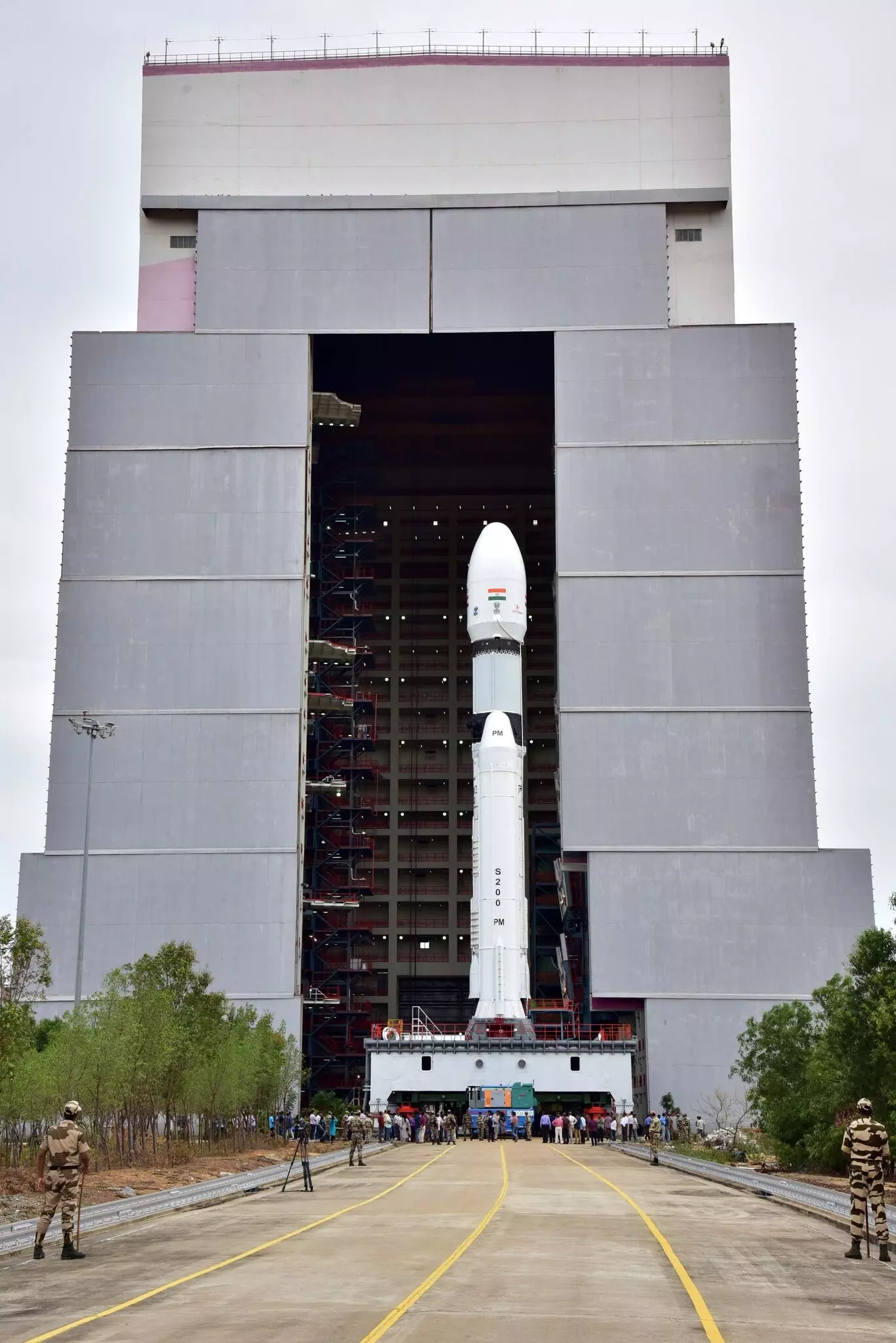 चंद्रयान-3 का प्रक्षेपण  14 जुलाई  को श्रीहरिकोटा के सतीश धवन अंतरिक्ष केंद्र से दोपहर दो बजकर 35 मिनट पर किया जाएगा