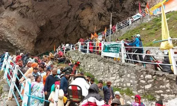 खराब मौसम के कारण अमरनाथ यात्रा लगातार तीसरे दिन स्थगित