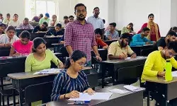 अवध विवि की स्नातक सम-सेमेस्टर की परीक्षाएं सीसीटीवी कैमरे की निगरानी में शुरू