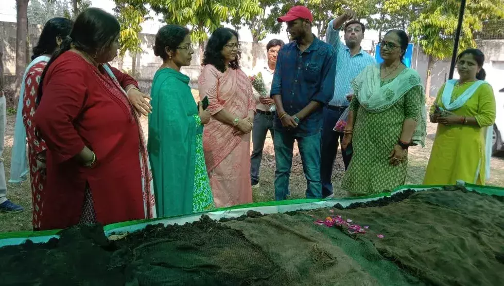 अवध विवि की कुलपति ने वर्मी कम्पोस्ट यूनिट का शुभारम्भ किया