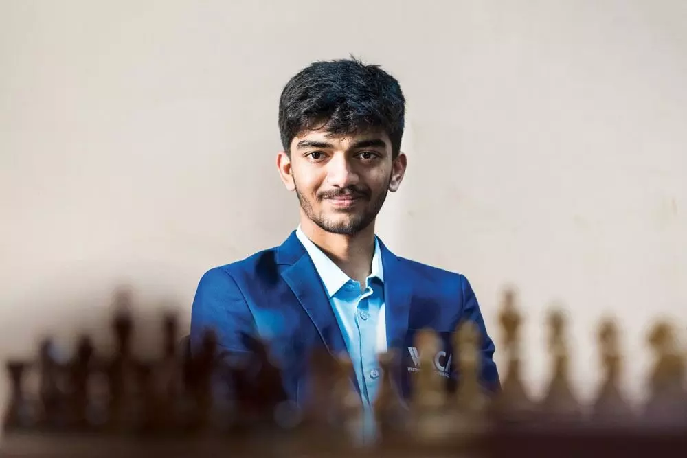 17 वर्षीय शतरंज ग्रैंडमास्टर डी गुकेश, विश्वनाथन आनंद को पछाड़कर भारत के शीर्ष रैंक वाले खिलाड़ी बन गए 17 वर्षीय शतरंज ग्रैंडमास्टर डी गुकेश, विश्वनाथन आनंद को पछाड़कर भारत के शीर्ष रैंक वाले खिलाड़ी बन गए