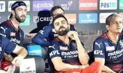 आरसीबी ने नए मुख्य कोच की घोषणा की और माइक हेसन और संजय बांगड़ को अलग कर दिया