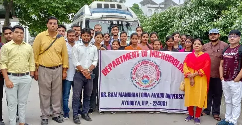 माइक्रोबायोलाॅजी के छात्रों ने किया एनबीआरआई का शैक्षिक भ्रमण