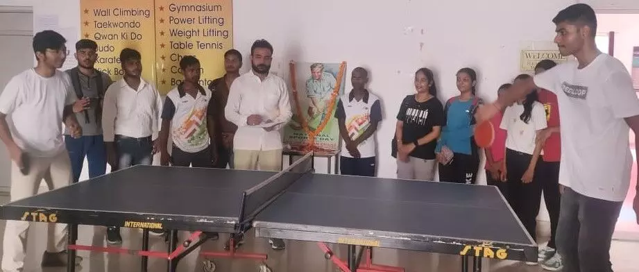 अवध विवि में राष्ट्रीय खेल दिवस पर टेबल टेनिस प्रतियोगिता का आयोजन