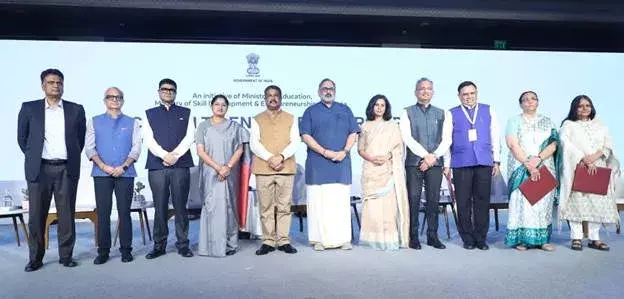 पूरे समाज के लिए प्रौद्योगिकी को समान बनाने के लिए भारत के लोकतंत्र, जनसांख्यिकी और विविधता को प्रौद्योगिकी से जोड़ा जाएगा - श्री धर्मेंद्र प्रधान पूरे समाज के लिए प्रौद्योगिकी को समान बनाने के लिए भारत के लोकतंत्र, जनसांख्यिकी और विविधता को प्रौद्योगिकी से जोड़ा जाएगा - श्री धर्मेंद्र प्रधान