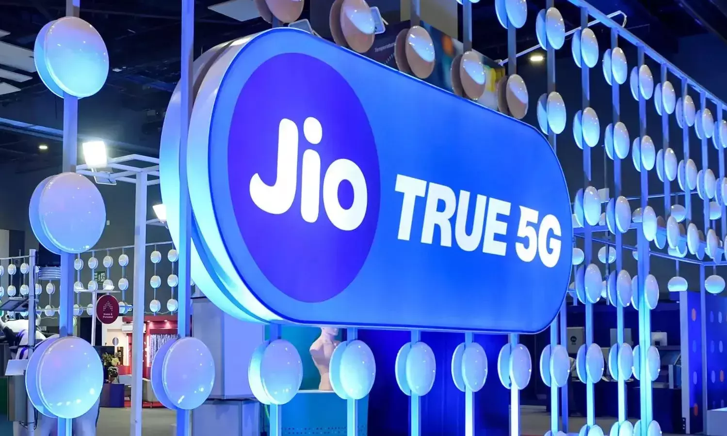 रिलायंस जियो ने विशेष ऑफर के साथ टेलीकॉम उद्योग में 7 साल पूरे होने का जश्न मनाया रिलायंस जियो ने विशेष ऑफर के साथ टेलीकॉम उद्योग में 7 साल पूरे होने का जश्न मनाया