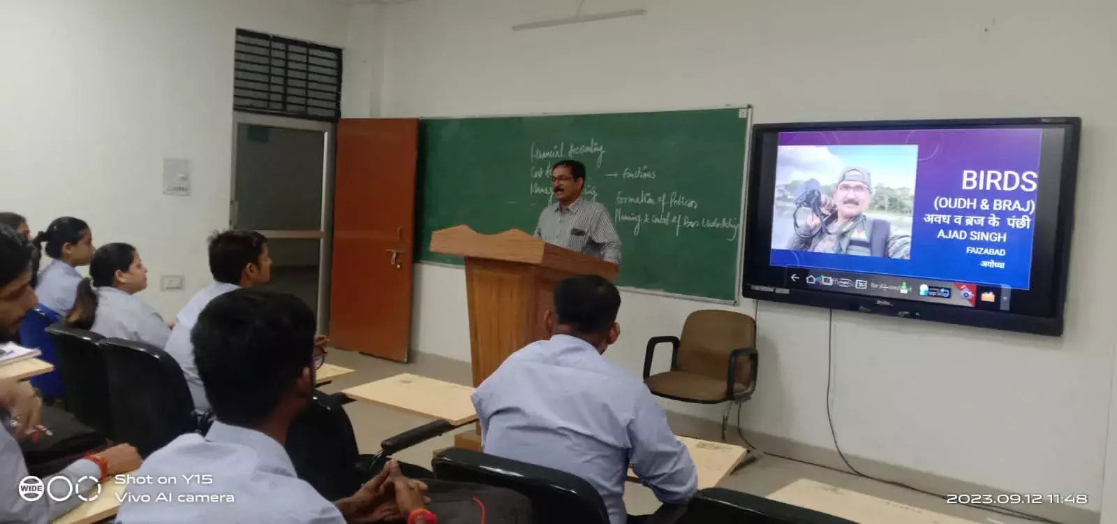 विदेशी पक्षियों को स्थायी रूप से अयोध्या में रोकने का प्रयास करना होगाः पक्षी विज्ञानी आजाद सिंह