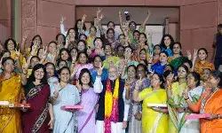 Women MPs meet PM after passage of the Nari Shakti Vandan Adhiniyam Women MPs meet PM after passage of the Nari Shakti Vandan Adhiniyam