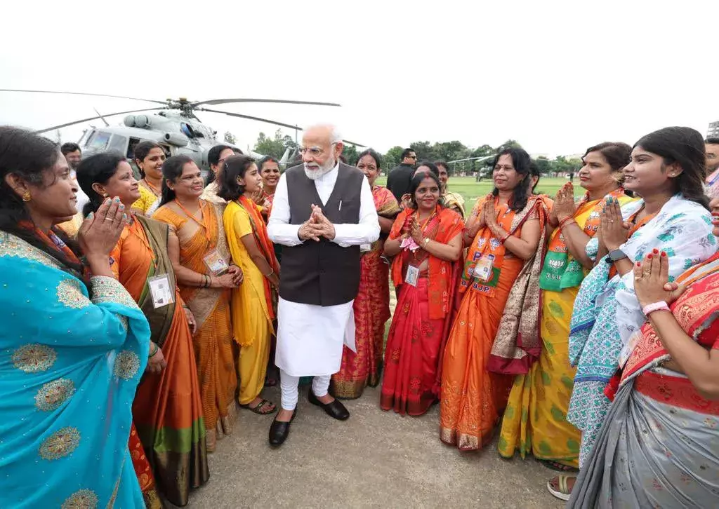 नारी शक्ति वंदन अधिनियम से संचारित ऊर्जा अमृतकाल के सकंल्पों को और अधिक मजबूत करने जा रही है :प्रधानमंत्री मोदी नारी शक्ति वंदन अधिनियम से संचारित ऊर्जा अमृतकाल के सकंल्पों को और अधिक मजबूत करने जा रही है :प्रधानमंत्री मोदी