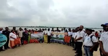 गंगा तट पर सिंगलयूज़ प्लास्टिक का उपयोग ना करने की अपील गंगा तट पर सिंगलयूज़ प्लास्टिक का उपयोग ना करने की अपील