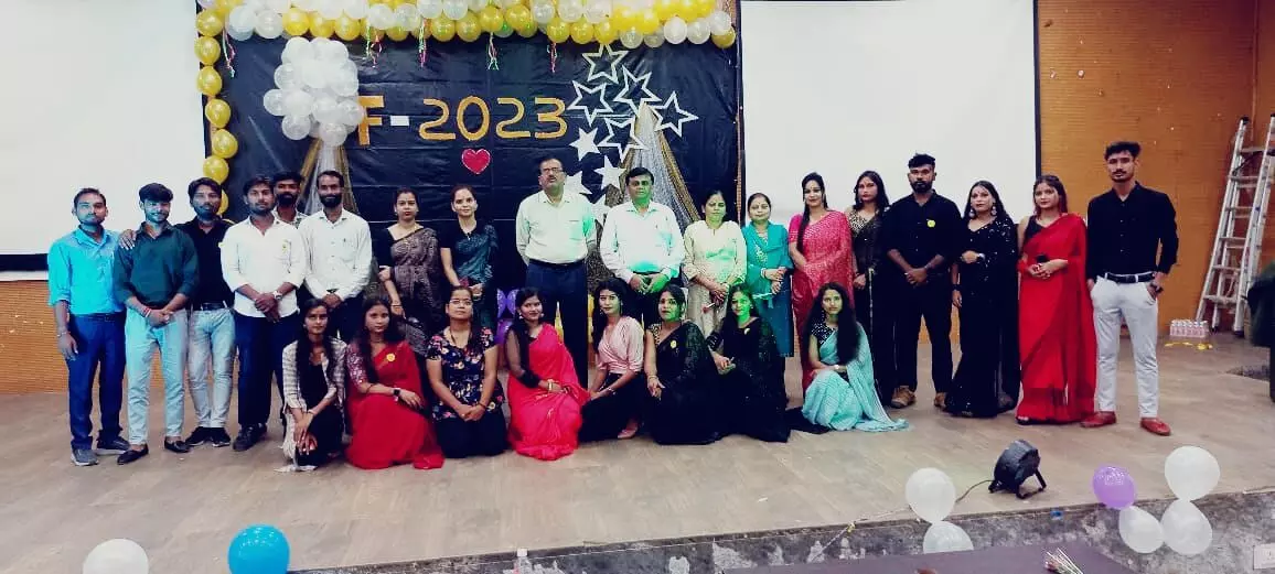 अविवि में नवप्रवेशित छात्रों का स्वागत सम्मान एवं विदाई समारोह का आयोजन