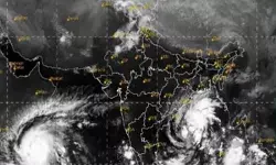 चक्रवात तेज तीव्र होकर बेहद भीषण चक्रवाती तूफान में तब्दील: आईएमडी चक्रवात तेज तीव्र होकर बेहद भीषण चक्रवाती तूफान में तब्दील: आईएमडी