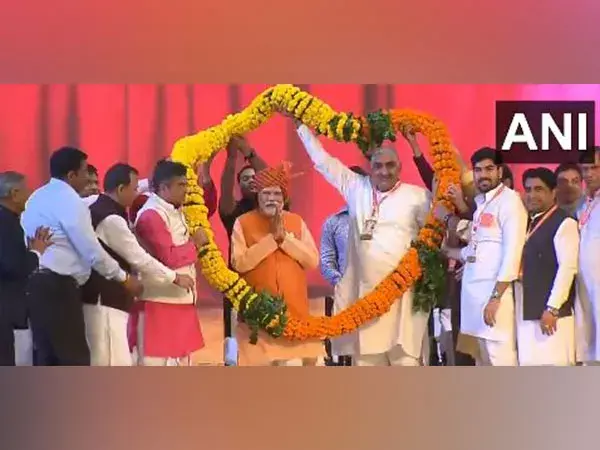 रावण दहन में शामिल होने द्वारका सेक्टर-10 पहुंचे पीएम मोदी