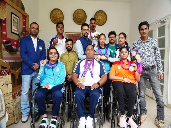 केंद्रीय खेल मंत्री अनुराग ठाकुर ने एशियाई पैरा गेम्स 2023 के पदक विजेताओं के साथ बातचीत की केंद्रीय खेल मंत्री अनुराग ठाकुर ने एशियाई पैरा गेम्स 2023 के पदक विजेताओं के साथ बातचीत की