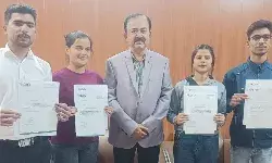 рдЕрд╡рд┐рд╡рд┐ рдХреЗ рдПрдордУрдпреВ рд╕реЗ рдЪрд╛рд░ рд╡рд┐рджреНрдпрд╛рд░реНрдерд┐рдпреЛрдВ рдХреЛ рдорд┐рд▓реА рдиреМрдХрд░реА рдЕрд╡рд┐рд╡рд┐ рдХреЗ рдПрдордУрдпреВ рд╕реЗ рдЪрд╛рд░ рд╡рд┐рджреНрдпрд╛рд░реНрдерд┐рдпреЛрдВ рдХреЛ рдорд┐рд▓реА рдиреМрдХрд░реА