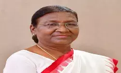 भारत के राष्ट्रपति ने सशस्त्र बल मेडिकल कॉलेज, पुणे को राष्ट्रपति का ध्वज प्रदान किया भारत के राष्ट्रपति ने सशस्त्र बल मेडिकल कॉलेज, पुणे को राष्ट्रपति का ध्वज प्रदान किया